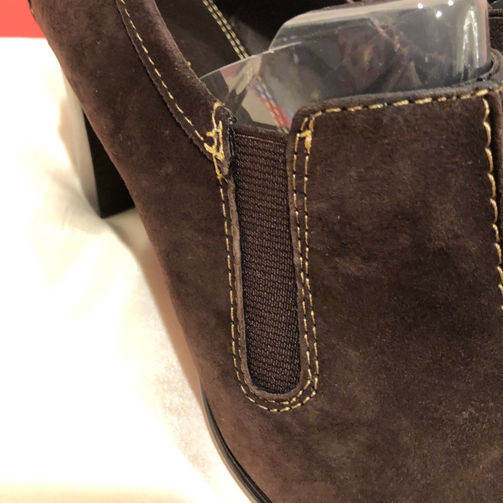 New Liz Claiborne Anandale Brown Suede Pumps - Picture 5 of 7